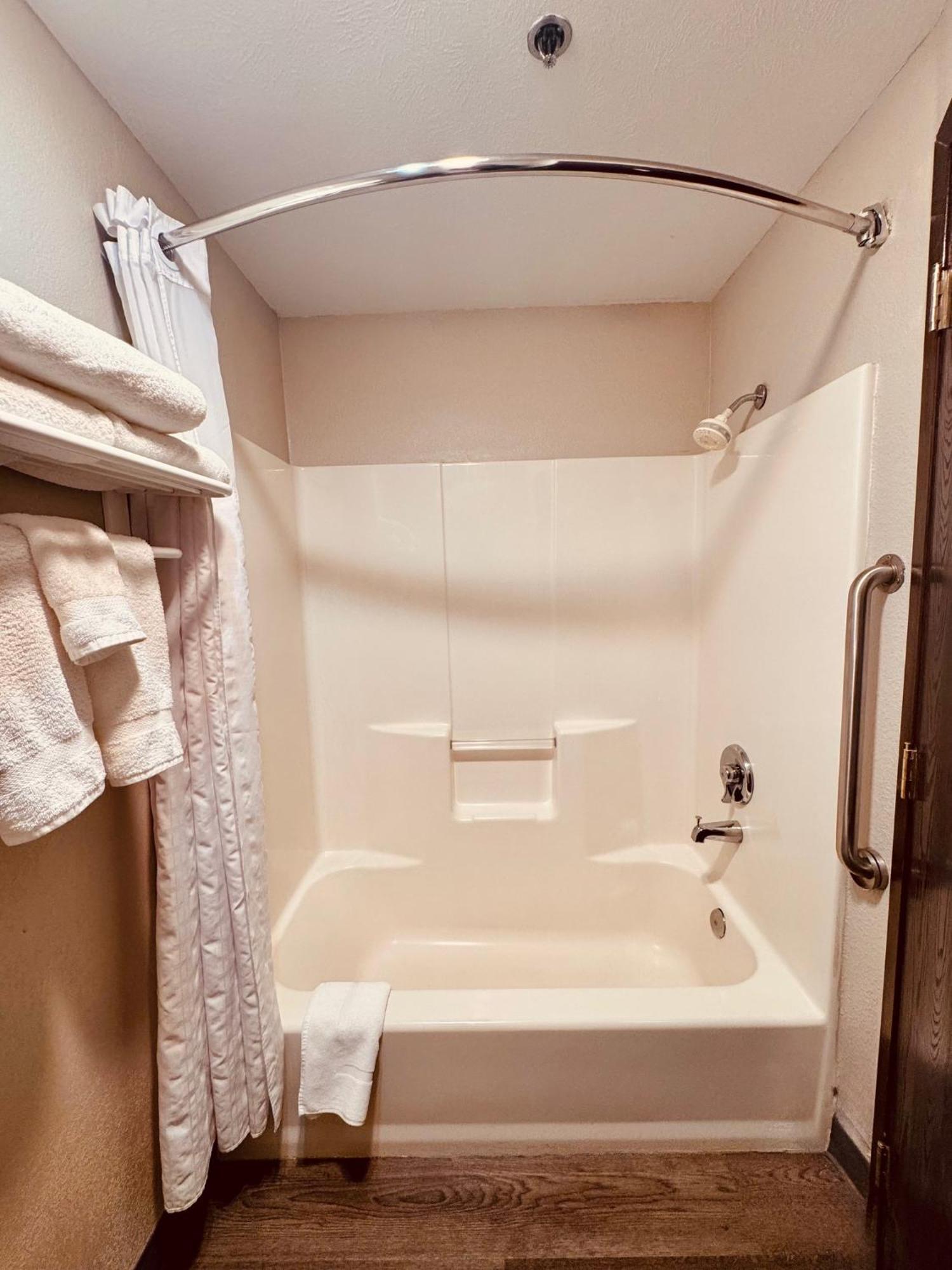 Wingate By Wyndham Anchorage Downtown - Ship Creek Hotel Екстериор снимка