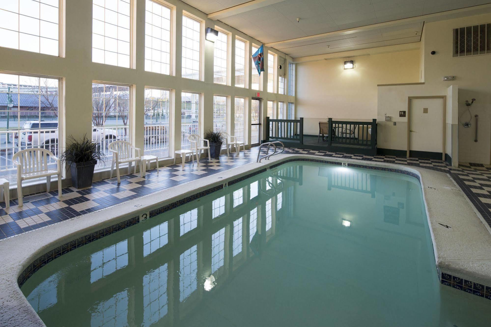 Wingate By Wyndham Anchorage Downtown - Ship Creek Hotel Екстериор снимка
